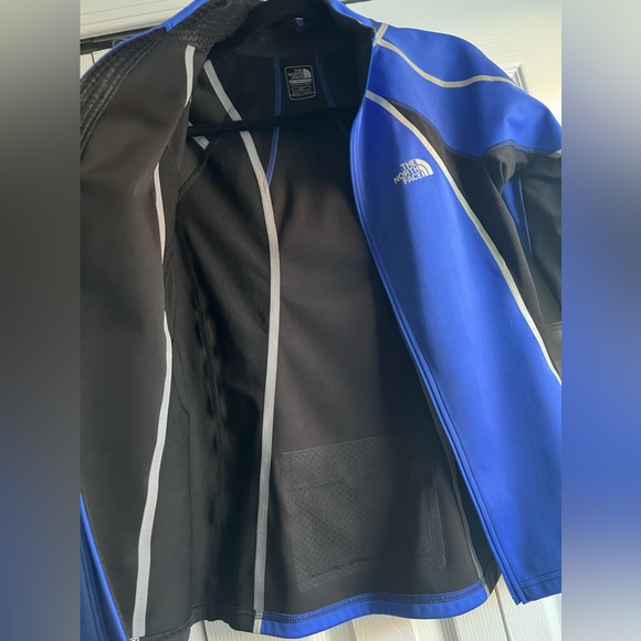 The North Face Women’s jacket, tnf apex - flight series, size small. - Picture 4 of 6